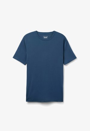 T-shirt bleu marine à manches courtes et col rond, en soie douce avec une texture lisse, posé à plat sur un fond blanc.