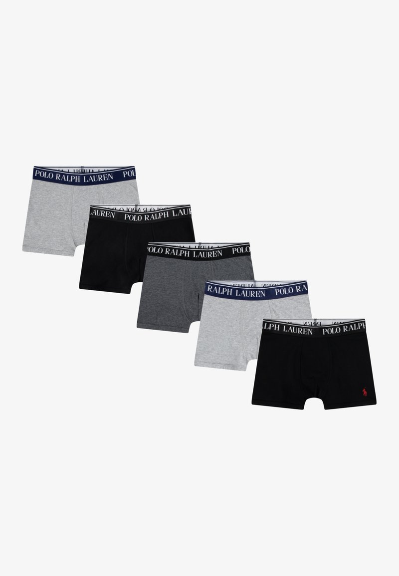 Cinco pares de bóxer: gris, negro y azul, con cinturillas elásticas que llevan el logo de "POLO RALPH LAUREN" y un pequeño emblema de poni en un par.