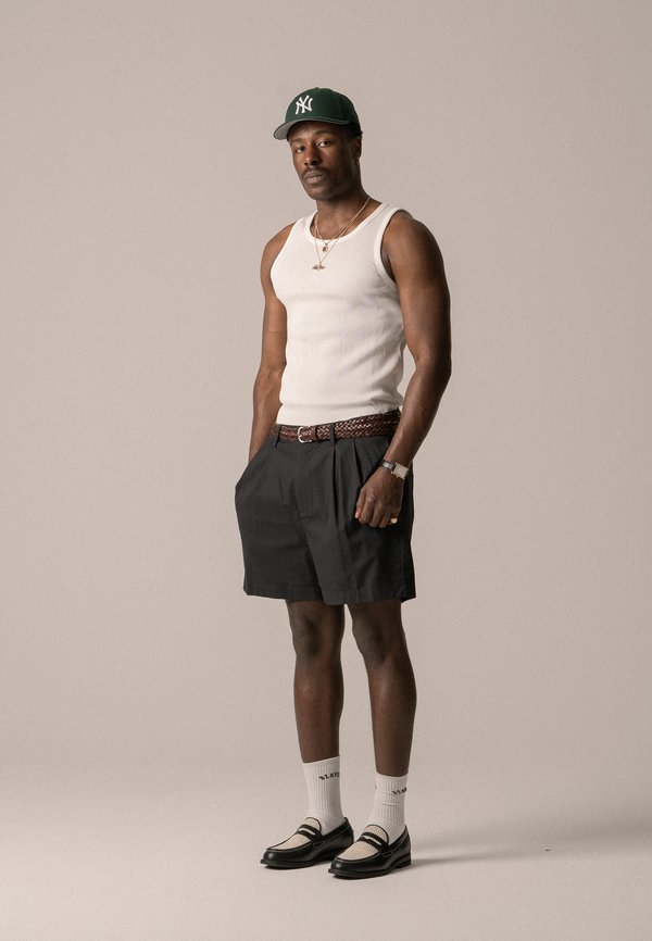 DOUBLE PLEATED UNISEX - Shorts