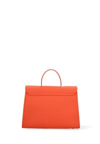 Borsa a tracolla arancione in pelle con forma rettangolare, design strutturato, manico superiore e chiusura a pattina. Texture liscia con hardware minimale.