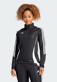 Zwarte sportieve pullover met witte zijpanelen en een drie-strepen ontwerp. Hoge kraag, lange mouwen en een aangesloten silhouet met "AEROREADY" branding.