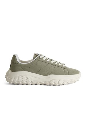 SNEAKER AYRTON IN .LOGO ACCENTS ON UPPER AND ON LOOP LIGHT CHUNKY - Sneakers basse - olive