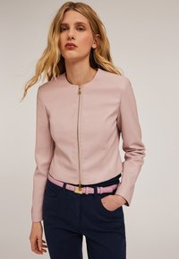 SENZA COLLO IN SPALMATO - Blazer - rosa