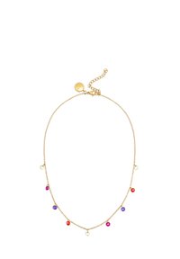 Collana di catena d'oro con perline colorate in rosso, viola e trasparente, dotata di un gancio e di una catena regolabile per personalizzare la lunghezza.