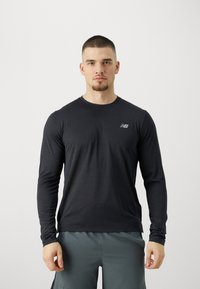 New Balance - ATHLETICS RUN - Long sleeved top - black Thumbnail Image 1