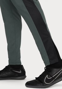 Nike Performance DRI-FIT ACADEMY PANT - Træningsbukser - vintage green black black white