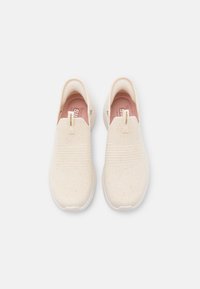 skechers ultra flex blanche