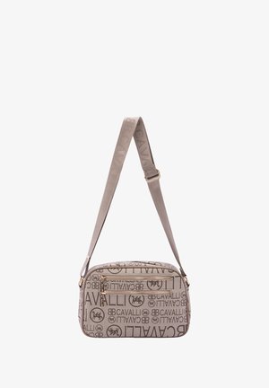 Lichtbeige schoudertas van stof, met reliëf logo patronen, een bovenste ritssluiting en een verstelbare schouderband. Accenten in goudkleurig metaal.