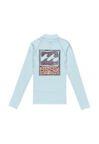 Rash guard de manga larga en azul claro con un gráfico negro y rosa que presenta patrones ondulados y el texto "BILLABONG" en la parte posterior.