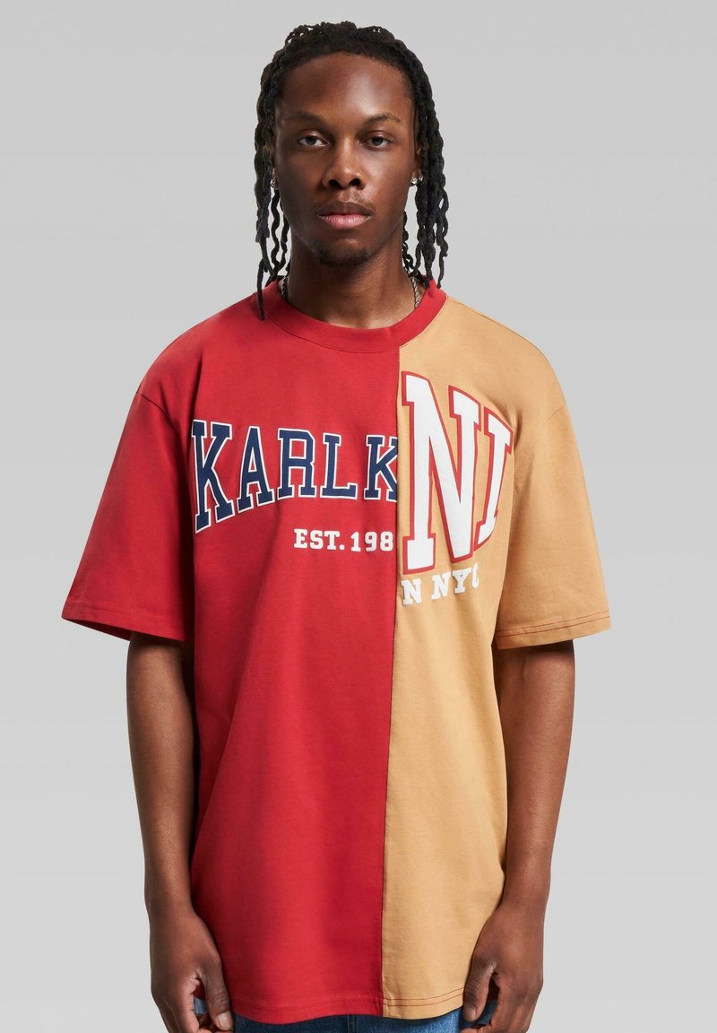 Karl Kani - RETRO SPLIT  - T-shirt imprimé - red sand, Agrandir