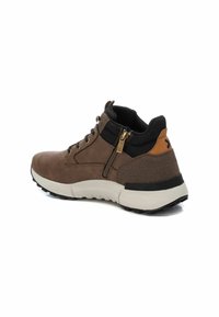 XTI Zapatillas altas - brown