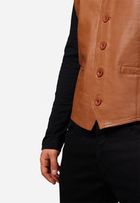 Ricano Vest - cognac glattleder