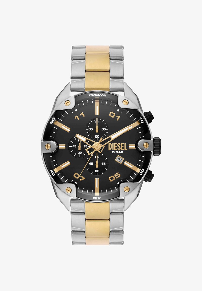 Orologio da polso cronografo Diesel nero e oro con cinturino a maglie metalliche, tre quadranti secondari, finestra della data e indici delle ore argento e oro.