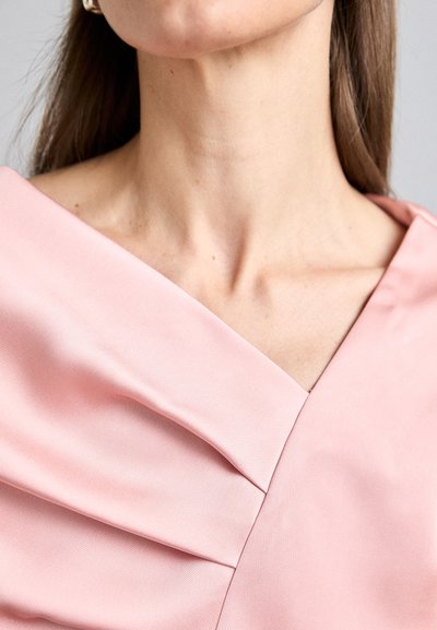 Stine Goya ASYMMETRICAL LONG SLEEVE - Blouse - rose tan