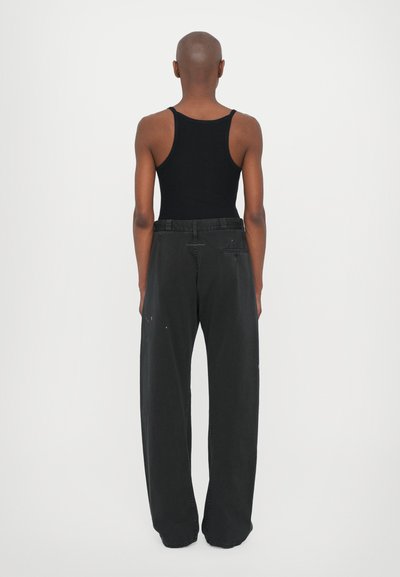 MM6 Maison Margiela PANTS - Relaxed fit -farkut - black