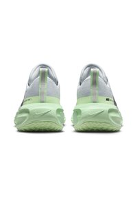 Nike Performance ZOOMX INVINCIBLE FK 3 - Scarpe da corsa su strada - pure platinum cool grey vapour green dark obsidian