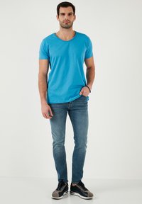 Buratti V-NECK  - Základné tričko - indigo