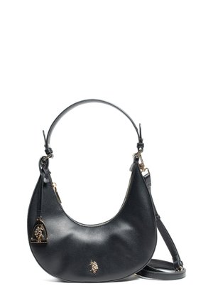 Bolso de mano de cuero negro con forma curvada, que cuenta con cierre de cremallera, correa ajustable y detalles en hardware dorado. Incluye un logo destacado.