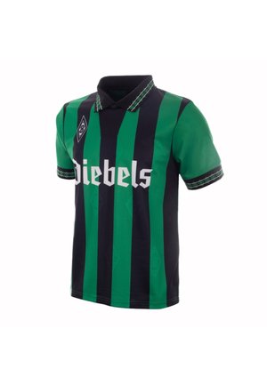 Voetbalshirt met groene en zwarte verticale strepen, een kraag, Diebels-sponsorlogo en een patroon op de kraag en mouwen.