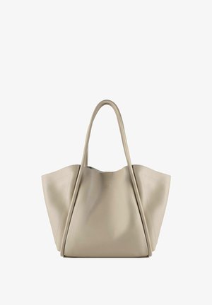 Borsa tote in pelle beige con un design spazioso e strutturato. Presenta due manici lunghi e cuciture sottili; senza hardware visibile.