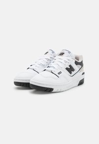 New Balance 550 - Tenisky - white/black