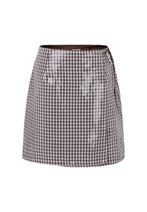 Bruine en witte geruite rok met een rechte snit, voorzien van sequins en een tailleband, gemaakt van lichte stof.