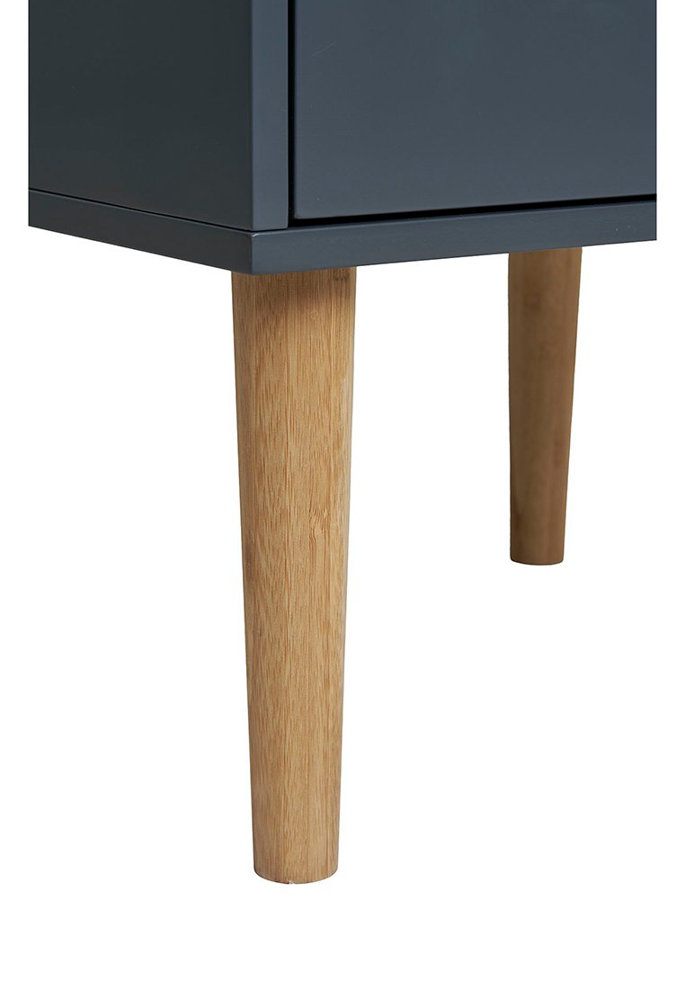 Armadio grigio scuro con un cassetto, dotato di gambe in legno con una finitura chiara, texture liscia e linee pulite.