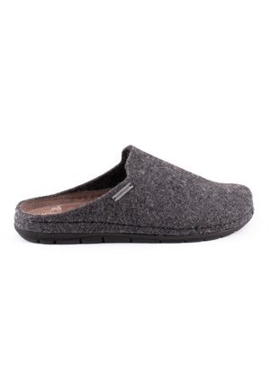 Grauer Filz-Slipper mit schwarzer Gummisohle und kleinem Markenlabel an der Seite, von der Außenseite auf weißem Hintergrund gezeigt.