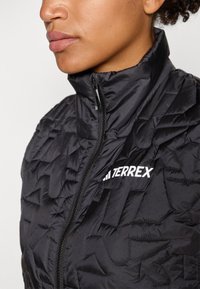 Adidas Terrex Strukirani kaput - black
