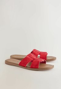 Pantoletai - coral pink suede