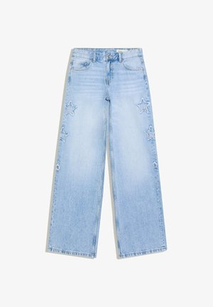 Bershka, BOYFRIEND JEANS WITH STAR PRINT - Jean boyfriend - light blue