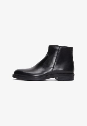 Derimod Botines - black