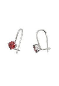 Orecchini a goccia in tonalità argento con una pietra preziosa rossa rotonda, incastonata a griffe con una finitura lucida e un design delicato del gancio.