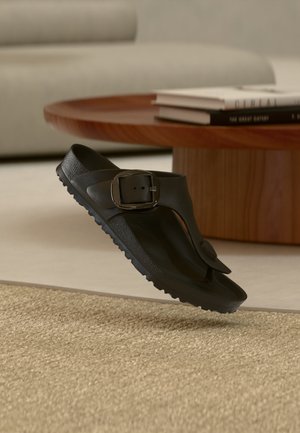 Birkenstock GIZEH BIG BUCKLE REGULAR - T-pántos szandálok - black