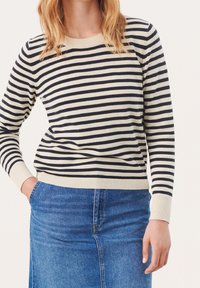 Part Two Sweter