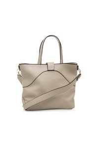 Sac fourre-tout en faux cuir beige clair avec un design incurvé, des poignées supérieures, une bandoulière réglable et des lignes d'accent noir.