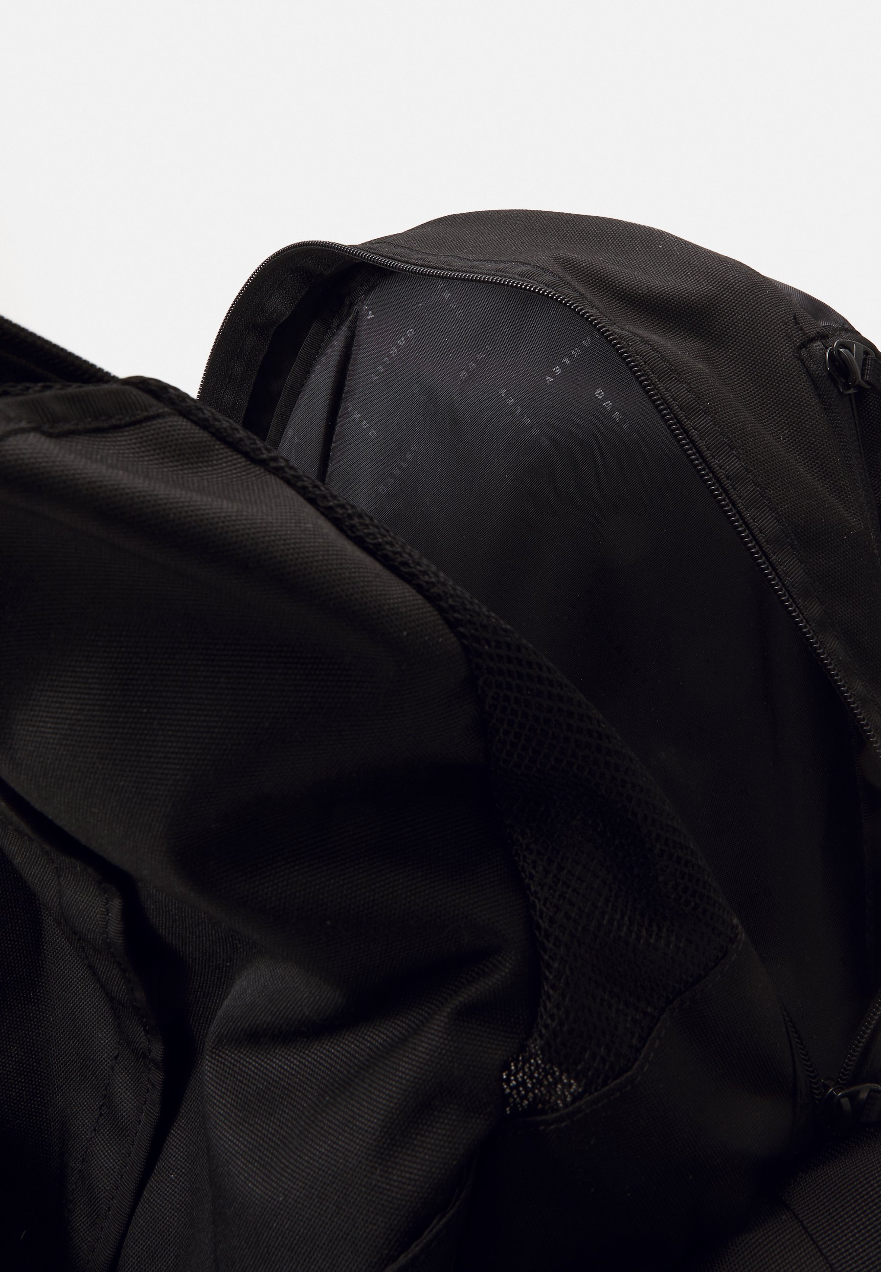 Oakley ICON BACKPACK UNISEX - Rucsac - blackout/negru - Zalando.ro