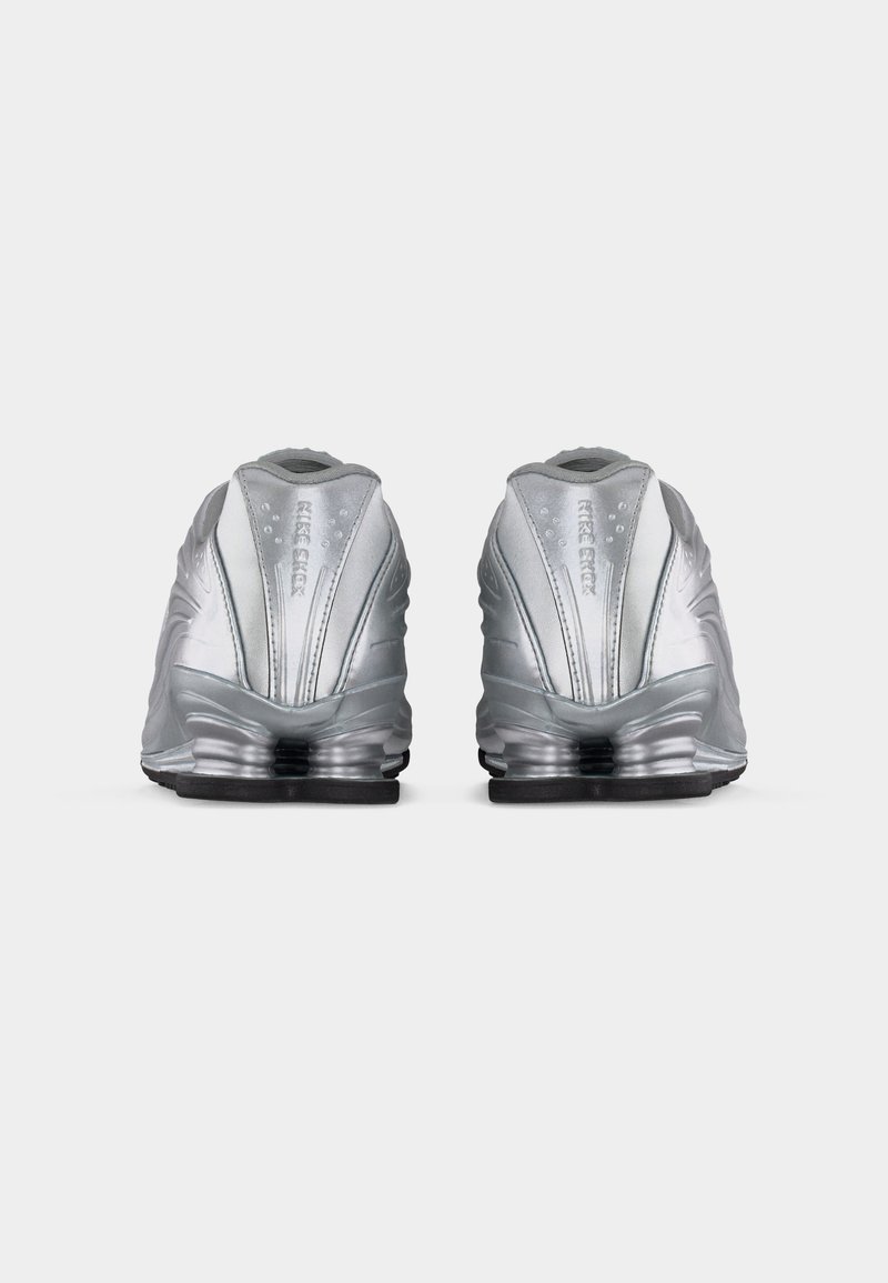 Nike Sportswear SHOX Z - Tenisky - silver-coloured/metallic silver-coloured/black