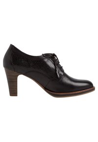 Černé kožené dámské oxfordské boty na podpatku s texturovanými stranami, šněrováním vpředu a masivním dřevěným blokovým podpatkem.