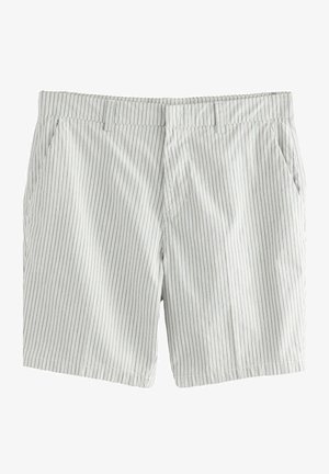 Shorts a righe in grigio chiaro e bianco, realizzati in tessuto leggero. Presentano una vita elasticizzata e due tasche laterali.
