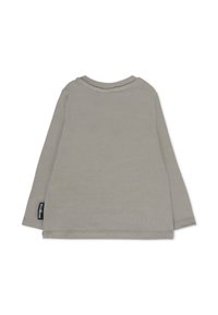 Koszula z długim rękawem w jasnoszarym kolorze, wykonana z bawełny. Ma okrągły dekolt oraz małą metkę marki na lewym rękawie. Gładka tekstura, prosty design.