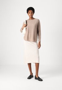 Davida Cashmere CURVED SWEATER - Pullover - mink