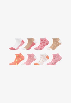 Acht Paar Knöchelsocken in Weiß-, Rosa- und Brauntönen mit Mustern wie Punkten, Streifen, Erdbeeren und Zitronen.