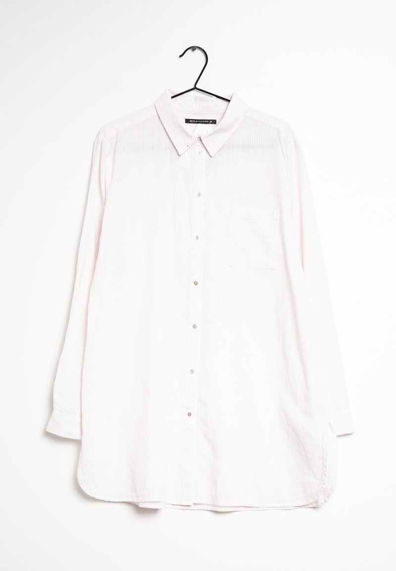 Camicia a maniche lunghe rosa chiaro con bottoni sul davanti, colletto, righe verticali e una tasca sul petto. Tessuto morbido.