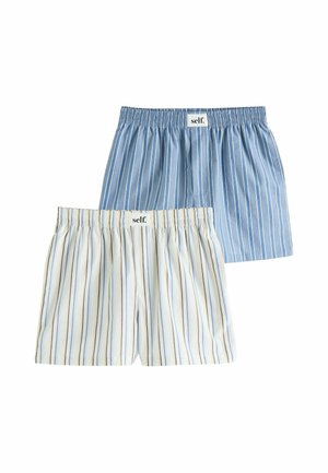 Zwei Paar gestreifte Baumwoll-Boxershorts, eines weiß mit dünnen blauen und braunen Streifen, eines blau mit weißen Streifen, beide mit elastischem Bund.