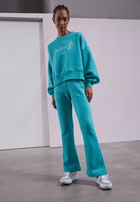 Não selecionado, washed teal