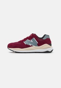 5740 UNISEX - Sapatilhas - garnet