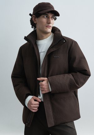 TECH JACKET - Casaco de penas - dark brown