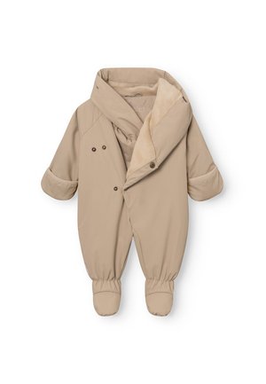Beige isolert babyutstyr med myk innvendig fôr, sammenleggbare mansjetter, snap frontlukking og sko for ekstra varme og dekning.