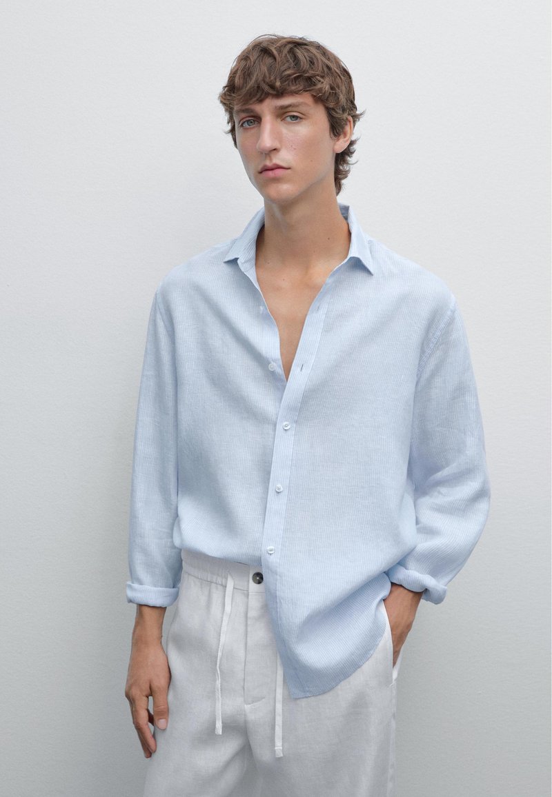 Massimo Dutti REGULAR FIT STRIPED - Camicia - light blue